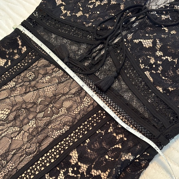 Express Black and Cream Lace Mini Dress Size 8 - Picture 10 of 13